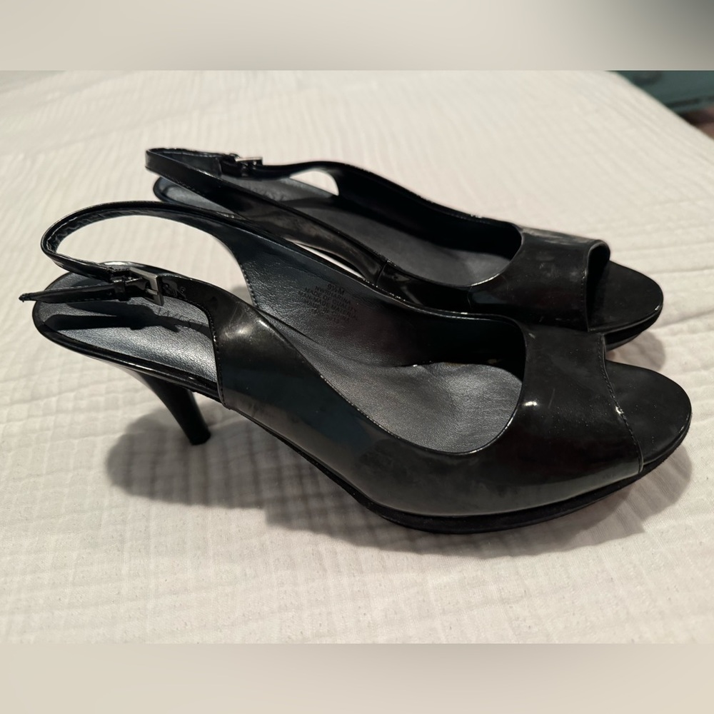 9.5! Black Shine Nine West Strappy Heels